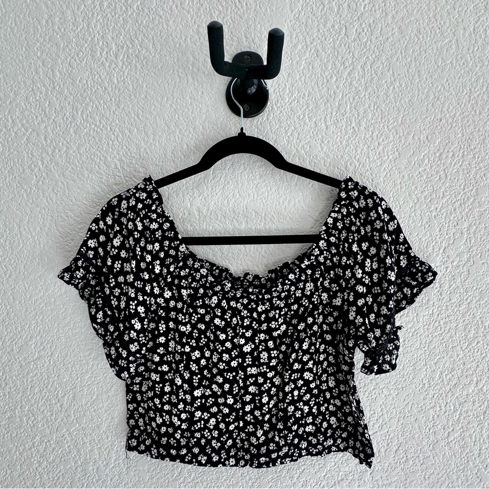 Pink Rose Black and White Puff Sleeve Crop Blouse